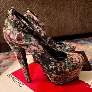 ALDO Floral Tapestry Platform Mary Jane Heels Size 37